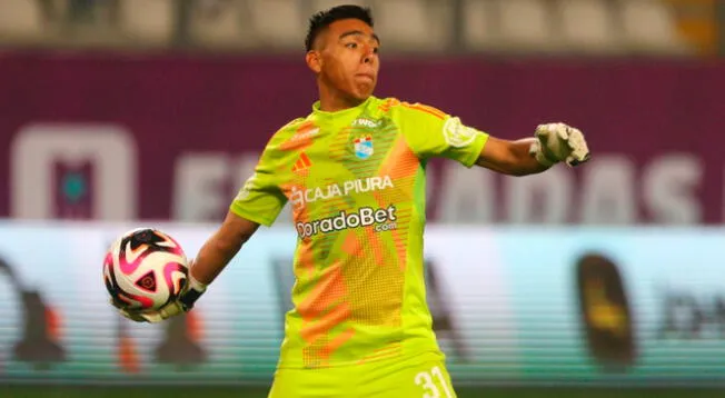 Diego Enríquez destaca con la camiseta de Sporting Cristal Diego Enríquez destaca con la camiseta de Sporting Cristal