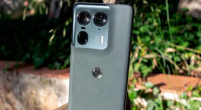 Este Motorola promete ser un paso adelante de su antecesor y gran rival para la competencia. Este Motorola promete ser un paso adelante de su antecesor y gran rival para la competencia.