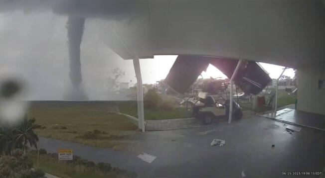 Mujer de 76 años sobrevive a tornado que arrasó su hogar en Florida. Mujer de 76 años sobrevive a tornado que arrasó su hogar en Florida.