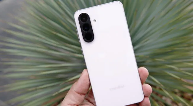 Celular de Samsung, lanzado en el 2025, es de los mejores de la gama media. Celular de Samsung, lanzado en el 2025, es de los mejores de la gama media.