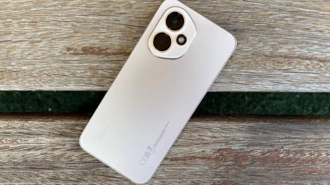 El Honor 400 es el teléfono de gama media más potente de Honor que supera en característica y precio de este lanzamiento de 2025.