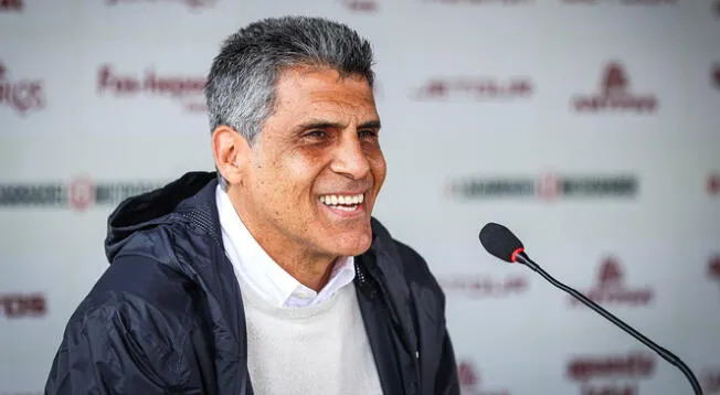 Álvaro Barco fue presentado como nuevo director deportivo de Universitario.