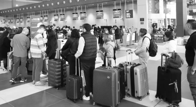 Se registró la primera muerte en el nuevo aeropuerto Jorge Chávez. Se registró la primera muerte en el nuevo aeropuerto Jorge Chávez.