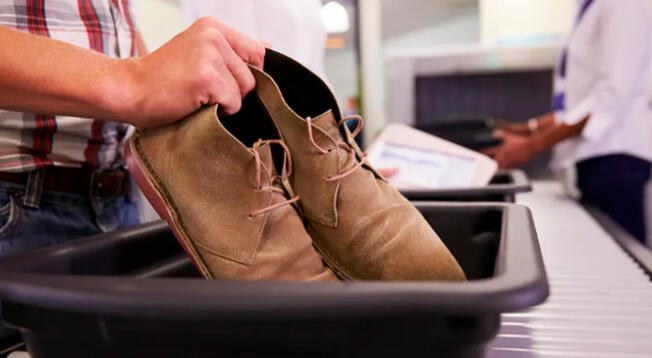 Estados Unidos ya no obligará a pasajeros quitarse los zapatos en aeropuertos por esta razón. Estados Unidos ya no obligará a pasajeros quitarse los zapatos en aeropuertos por esta razón.