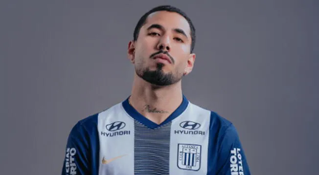 Sergio Peña llamó la atención de los hinchas de Alianza Lima. Sergio Peña llamó la atención de los hinchas de Alianza Lima.