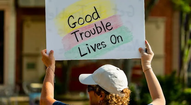 La marcha con el lema "Good Trouble Lives On" se realizó el miércoles 17 de julio de 2025 en diferentes localidades de Estados Unidos.