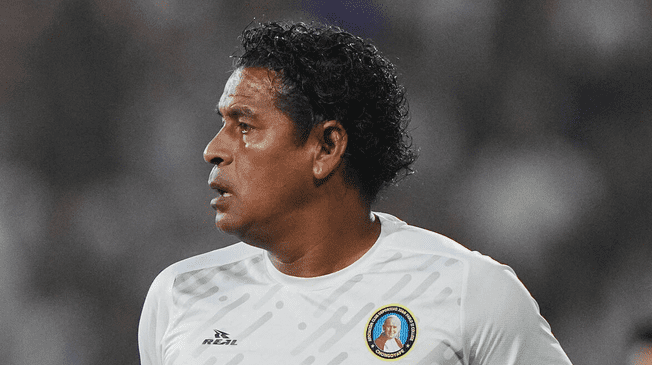 Santiago Acasiete lamentó que Juan Pablo II no se fuera con un empate del partido ante Alianza Lima. Santiago Acasiete lamentó que Juan Pablo II no se fuera con un empate del partido ante Alianza Lima.