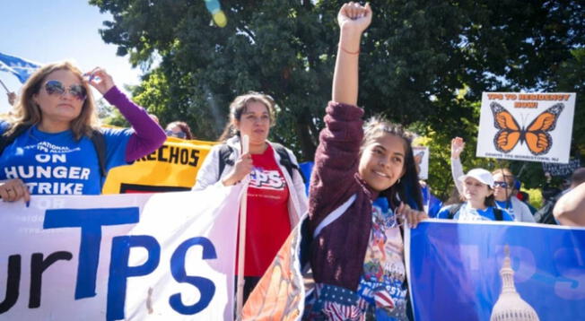 Juez extiende estatus de TPS a inmigrantes de estos países.