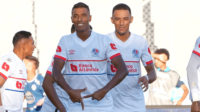 Olimpia superó a Motagua de visita en el superclásico del fútbol hondureño por el Torneo Apertura.