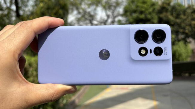 El Motorola Edge 50 Pro 5G es uno de los mejores gama alta que supera en todo al iPhone 15 Pro de Apple. El Motorola Edge 50 Pro 5G es uno de los mejores gama alta que supera en todo al iPhone 15 Pro de Apple.