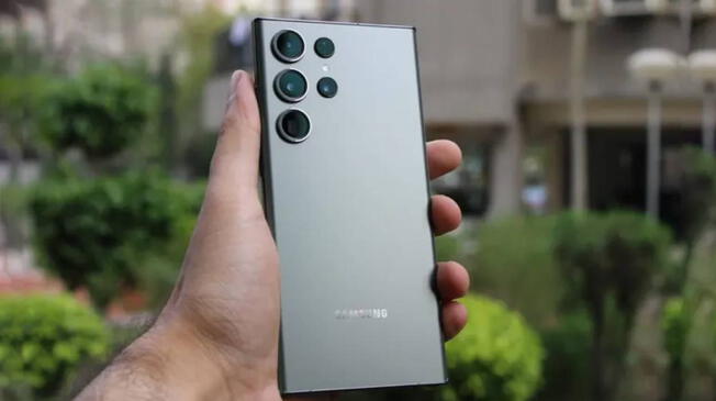 Este es el Galaxy S23 Ultra 5G, un smartphone con potencia gamer y cámaras profesionales 4K. Este es el Galaxy S23 Ultra 5G, un smartphone con potencia gamer y cámaras profesionales 4K.