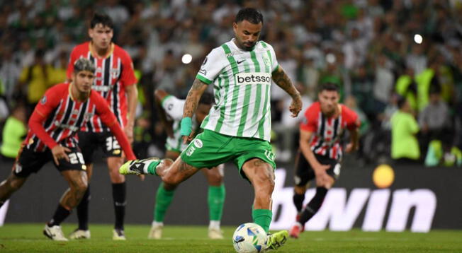 Edwin Cardona falló un penal para Atlético Nacional Edwin Cardona falló un penal para Atlético Nacional