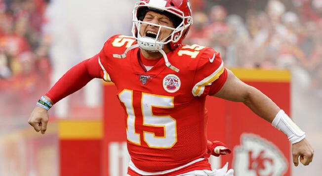 Patrick Mahomes podría no aparecer en el roster contra los Seahawks por estrategia del entrenador.