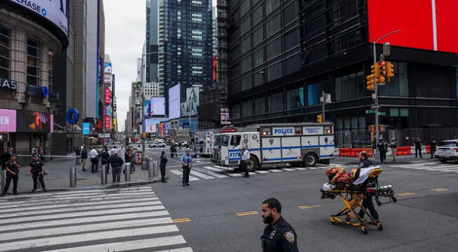 La zona de Times Square se vio en peligro por un posible ataque con explosivos. La zona de Times Square se vio en peligro por un posible ataque con explosivos.