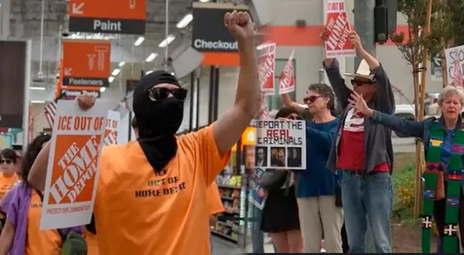 EE. UU.: protestas en tiendas Home Depot tras constantes redadas de ICE. EE. UU.: protestas en tiendas Home Depot tras constantes redadas de ICE.