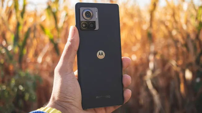 El Motorola Edge 30 Ultra es un gama alta de 2022 que sigue vigente y supera al iPhone 16 Pro de Apple.