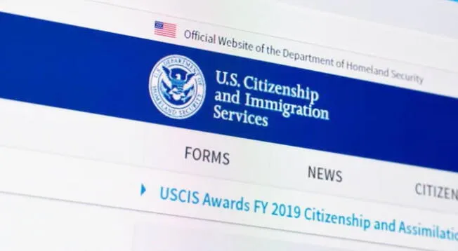 Crea tu cuenta en línea en USCIS.