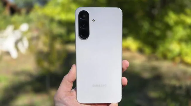 El Galaxy A56 5G es uno de los teléfonos de gama media más potentes y Samsung es una de las marcas más populares. Galaxy A56 5G