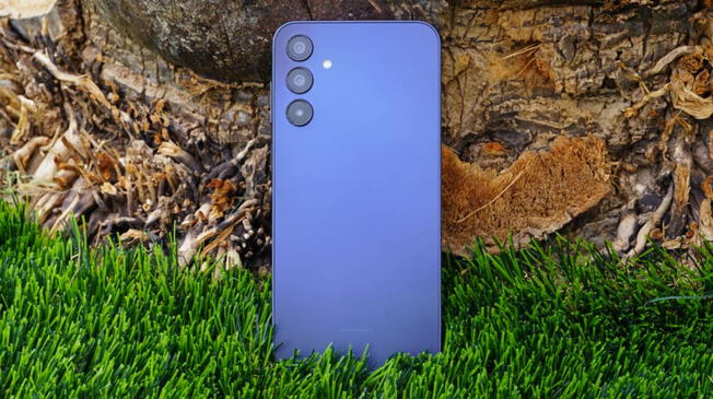 El Galaxy A15 5G es uno de los mejores teléfonos de Samsung, puesto que tiene las 3B e bueno, bonito y barato. Samsung Galaxy A15