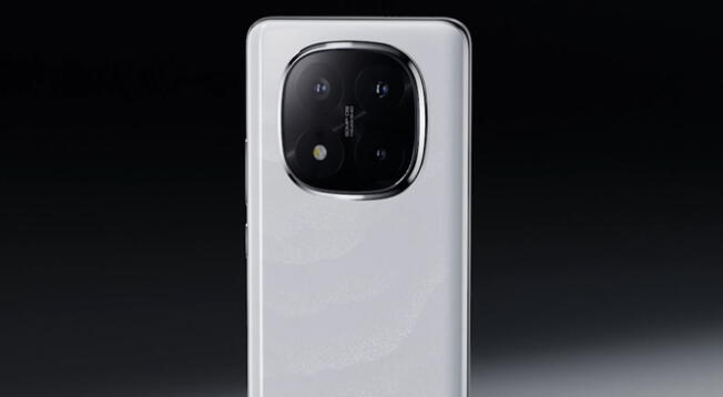 El celular chino con una pantalla incomparable y batería para usar todo el día sin parar. El celular chino con una pantalla incomparable y batería para usar todo el día sin parar.