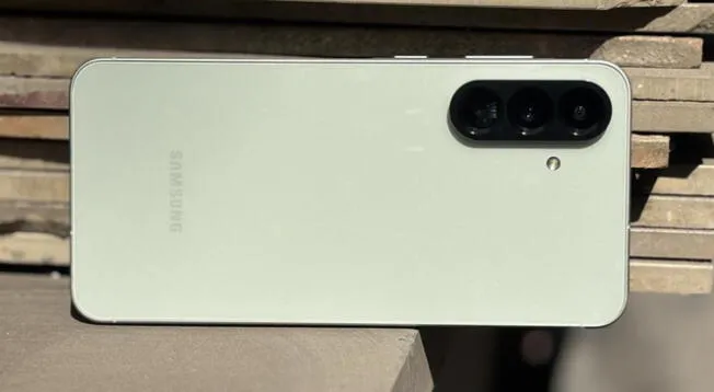 Con este celular, inclusive, podrás disfrutar de videojuegos con altos gráficos. Con este celular, inclusive, podrás disfrutar de videojuegos con altos gráficos.