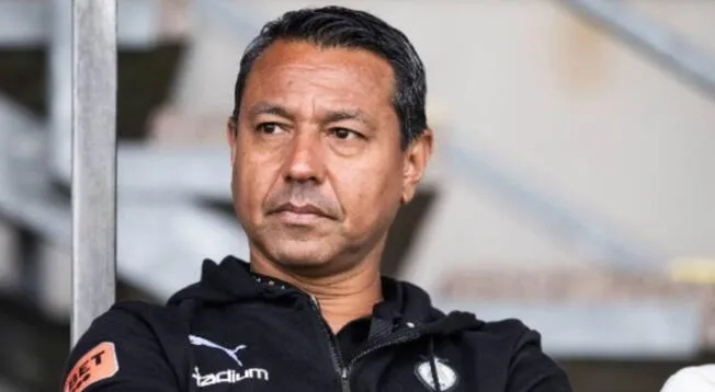 Nolberto Solano la pasa mal en Pakistán. Nolberto Solano la pasa mal en Pakistán.