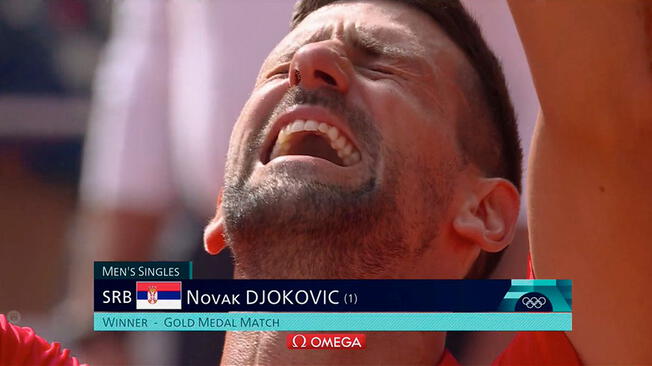 Novak Djokovic no contuvo las lágrimas tras ganar medalla de oro.   