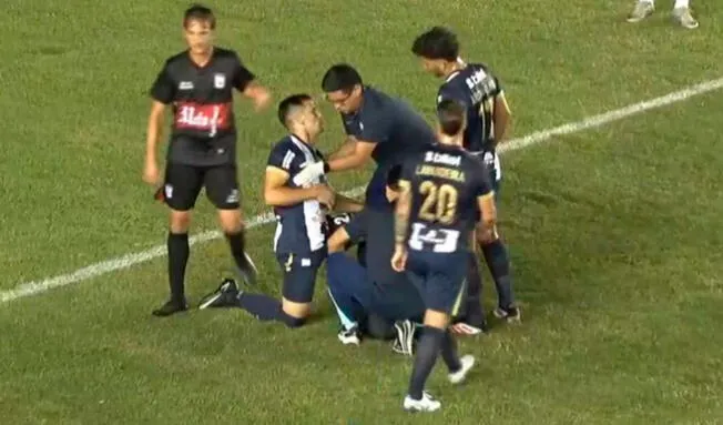 Guillermo Enrique quedó sentido del hombro izquierdo en el amistoso de Alianza Lima ante Deportivo Morón. Foto: TyC Sports   