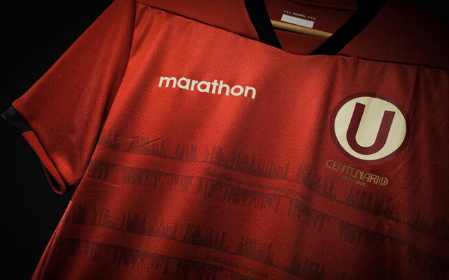 Camiseta de Universitario por su centenario. Foto: Marathon Sports.   