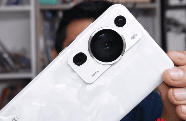 Muy resistente y con cuatro cámaras: así es el teléfono móvil chino que  triunfa en  por menos de 80 euros