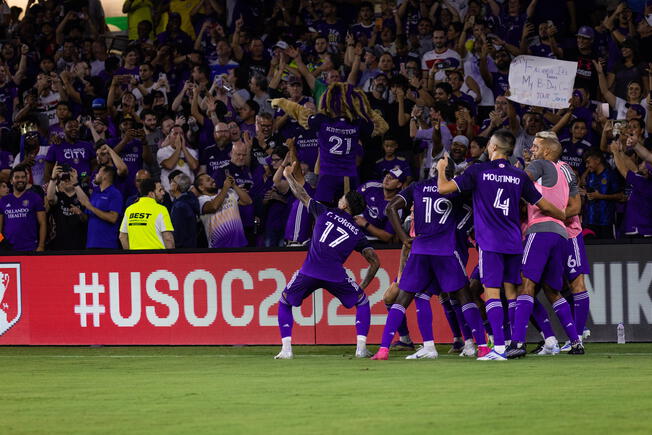 Orlando City celebrando la conquista de la US Open Cup 2022.   