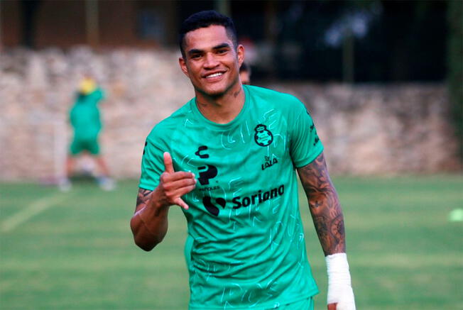 Anderson Santamaría ha sido utilizado en la gran mayoría de partidos este 2025 con Santos Laguna. Foto: Santos Laguna 