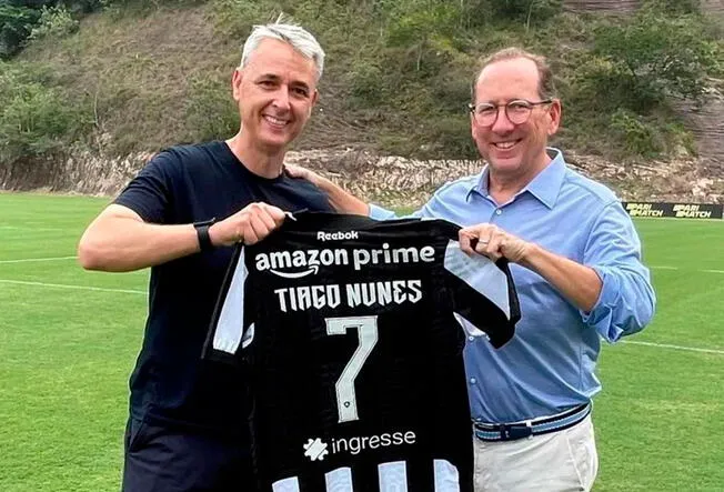 Tiago Nunes dirige a Botafogo tras su salida de Sporting Cristal.   