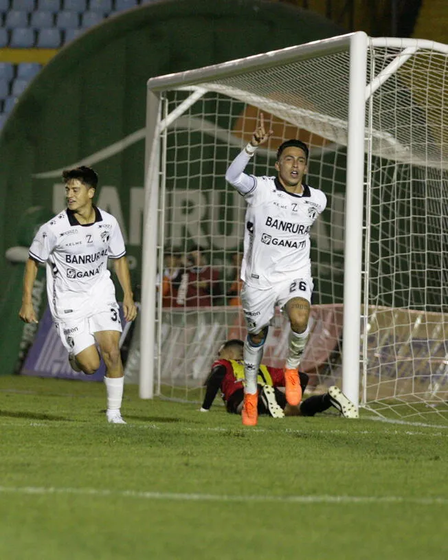 ◉ San Miguel vs. Comunicaciones en vivo: seguí el partido minuto a minuto -  TyC Sports