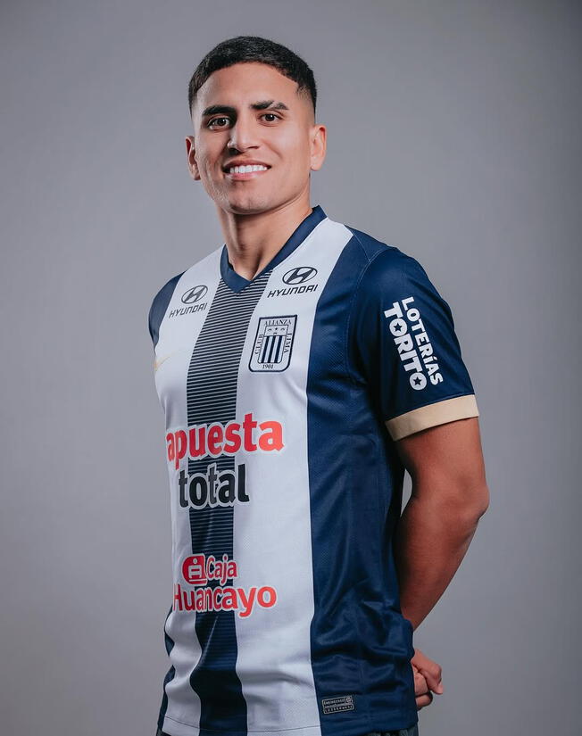 Gianfranco Chávez firmó por Alianza Lima para el Torneo Clausura y Copa Sudamericana. Foto: Alianza Lima   