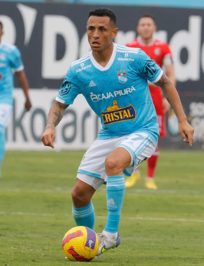 Yoshimar Yotún   
