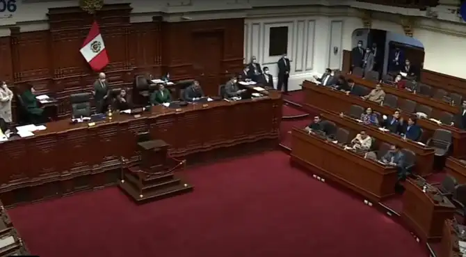 Congresista 'trolea' en vivo a colega del Parlamento: Congresista 'trolea' en vivo a colega del Parlamento: