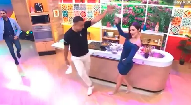 Maju Mantilla no se ausentó de "Arriba mi gente2 y demostró que sabe bailar marinera. Maju Mantilla no se ausentó de "Arriba mi gente2 y demostró que sabe bailar marinera.