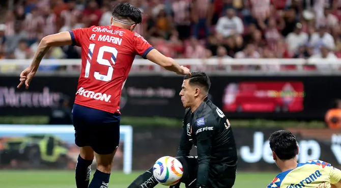 Chivas y América se enfrentaron en la semifinal del Clausura. Chivas y América se enfrentaron en la semifinal del Clausura.