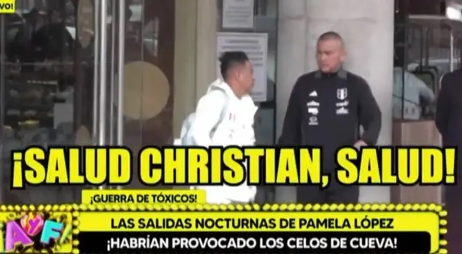 Christian Cueva recibió curiosas arengas de hinchas de la Blanquirroja. Christian Cueva recibió curiosas arengas de hinchas de la Blanquirroja.