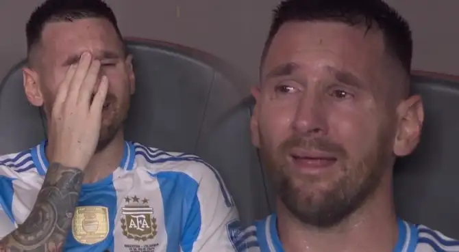 Lionel Messi se quebró hasta las lágrimas tras ser sustituido ante Colombia Lionel Messi se quebró hasta las lágrimas tras ser sustituido ante Colombia
