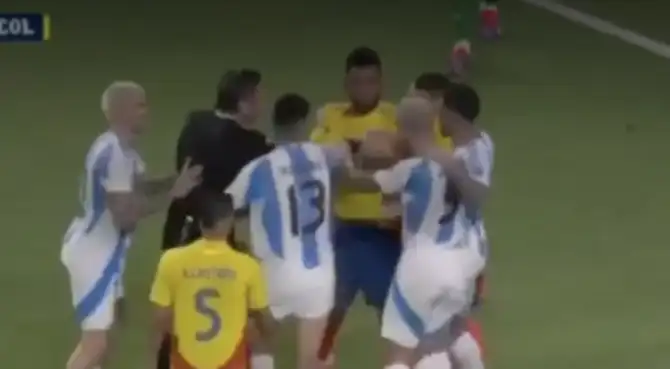 Miguel Borja se peleó con futbolistas argentinos en la final de la Copa América 2024 Miguel Borja se peleó con futbolistas argentinos en la final de la Copa América 2024