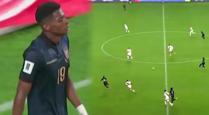 Nilson Angulo anotó el primero de Ecuador ante Perú, pero fue anulado por fuera de juego.