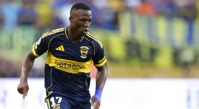 Boca Juniors de Luis Advíncula recibió una mala noticia en Argentina.