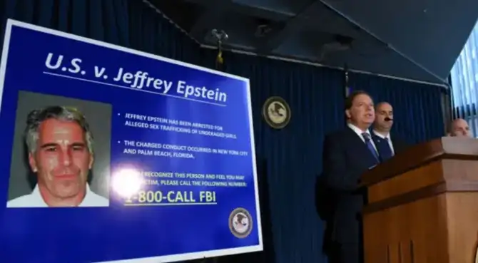 Legisladores celebran la votación histórica en el Capitolio