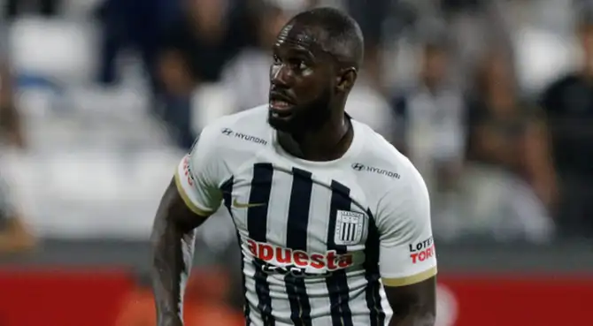 Cecilio Waterman, ex Alianza Lima, clasificó al Mundial 2026 con Panamá.