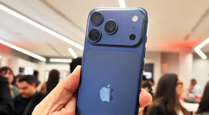El iPhone 17 Pro es uno de los teléfonos más potentes de Apple y su precio ha bajado para este 2026.