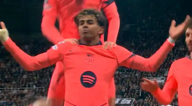 Gol de Lamine Yamal para el 1-1 de Barcelona a Newcastle por Champions League.