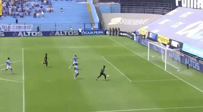 Edgar Lastre pone el 1-0 en el Moquegua vs Sporting Cristal. Foto: L1 Max