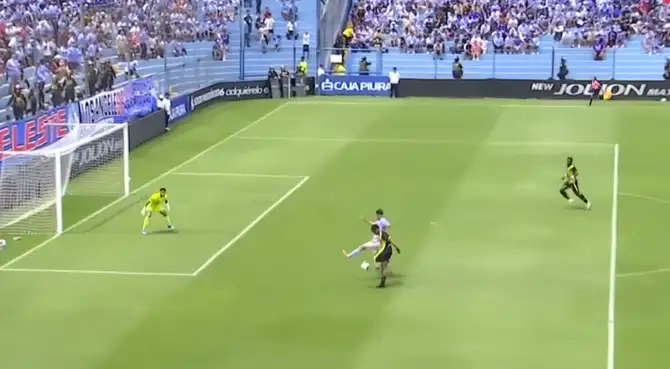 Cristian Mejía pone el 2-0 ante Cristal. Foto: L1 Max